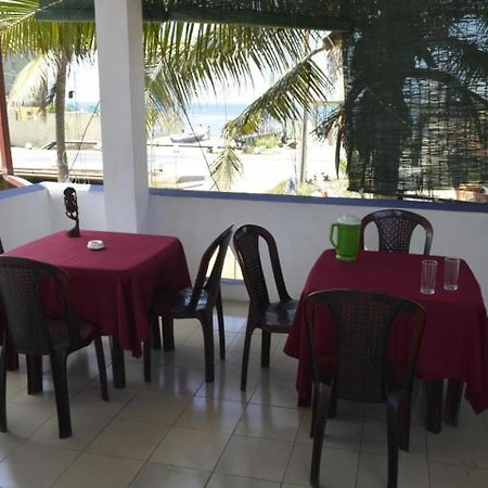 The Finz Hotell Hikkaduwa Exteriör bild