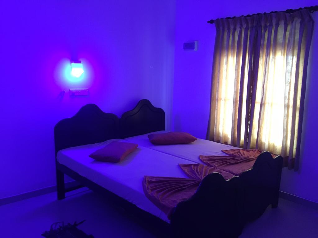 The Finz Hotell Hikkaduwa Exteriör bild